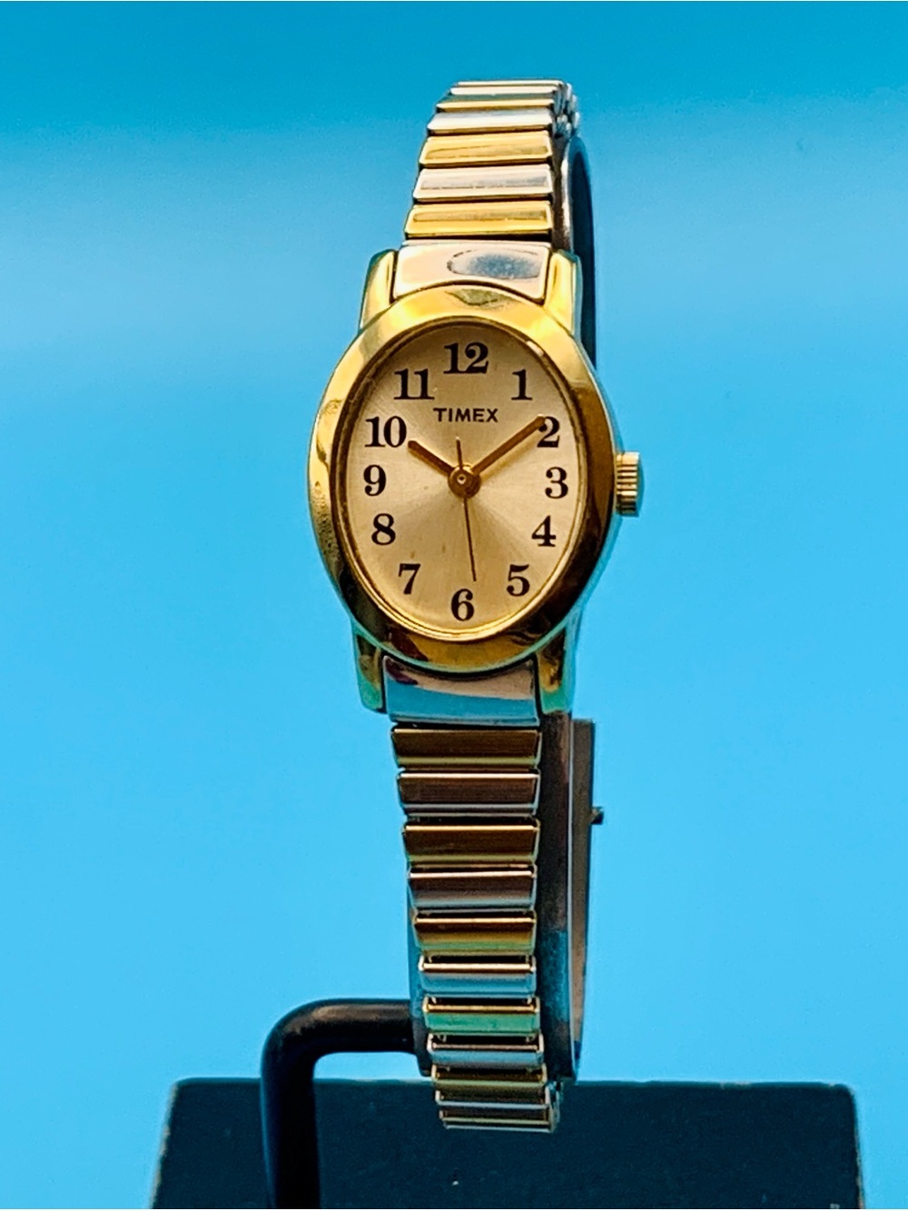 TIMEX CAVATINA Women’s 2013 Dress Quartz Wristwatch Stretch Band Works New Batt